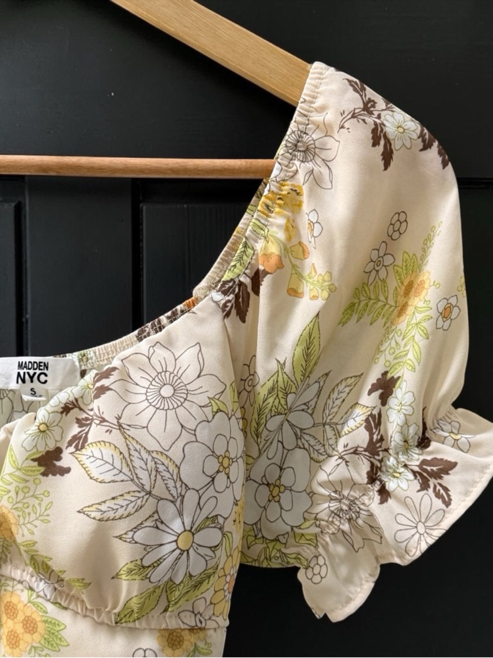 Madden NYC Women’s Floral Puff-Sleeve Dress in Yellow Cream! Small! - Picture 4 of 8
